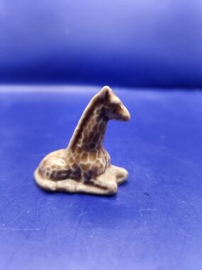 Wade Whimsies Ceramic Sitting Giraffe Figurine